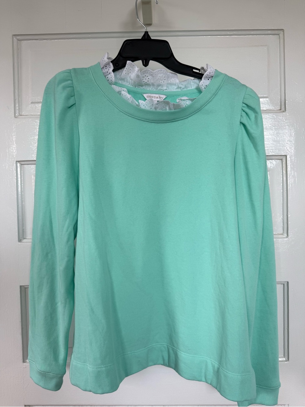 crown & ivy Mint Green Puff-Sleeve Sweatshirt with White Eyelet Collar